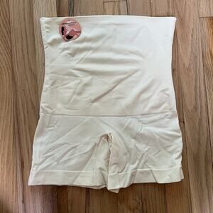 NEW Shapermint Women's L All Day Everyday Hi Waisted Shaper BoyShort Cream FLAW